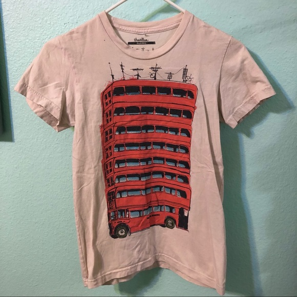 🧚🏽‍♀️3/$15 London Bus T-Shirt - Picture 2 of 3